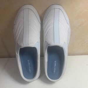 Easy Spirit Women’s White Traveltime Mule Slip-Ons Shoes, Size 8-New